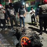 Breaking News : Tawuran Kelompok Kembali Pecah di Cambayya, Satu Sepeda Motor Dibakar