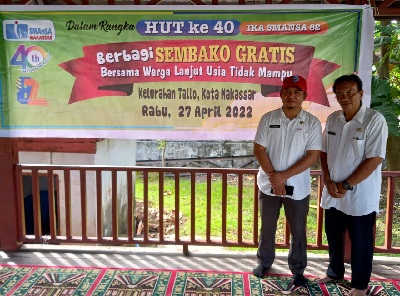 Lurah Tallo Apresiasi Kegiatan Berbagi Sembako Gratis IKA Smansa’82 Makassar di Wilayahnya